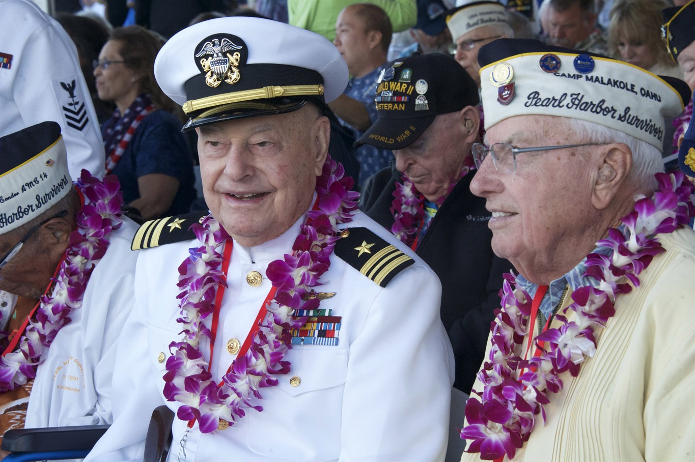 Pearl Harbor survivors in their 90s attend solemn ceremony