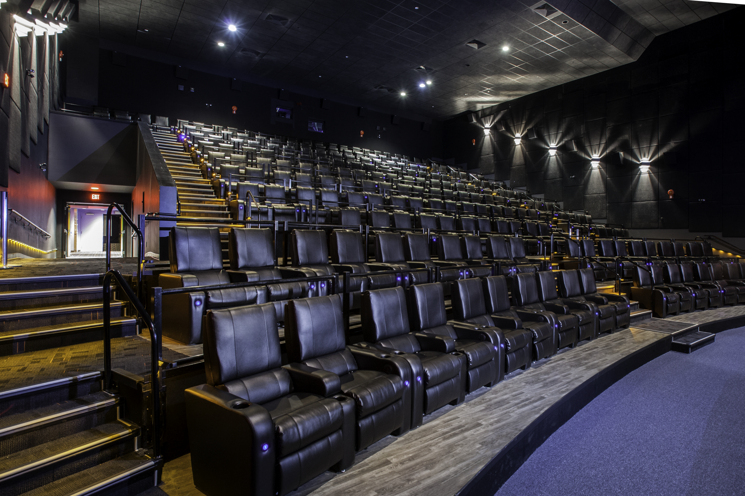 Movie theatre in gloucester