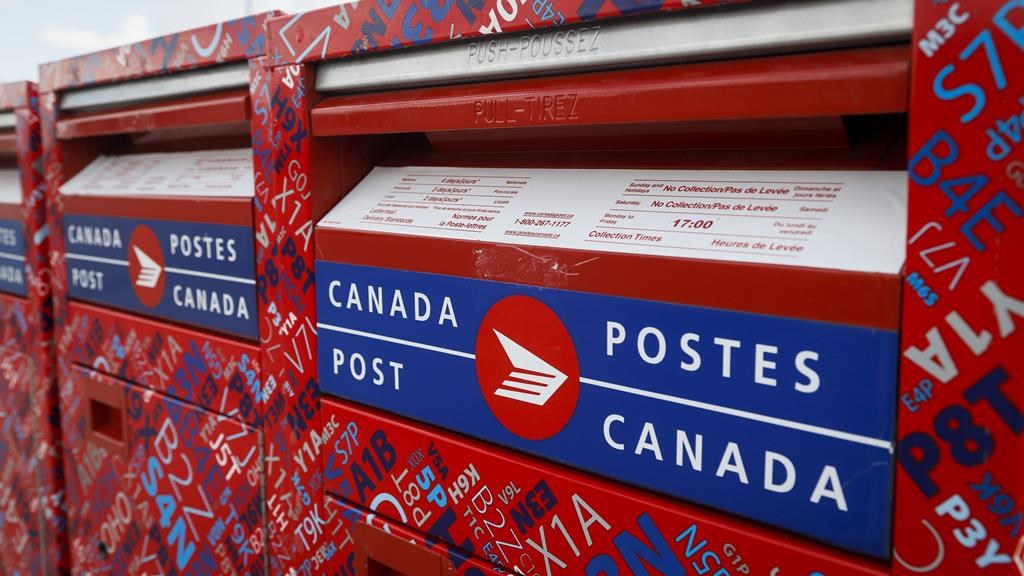 Canada Post moves up parcel delivery deadlines amid unprecedented
