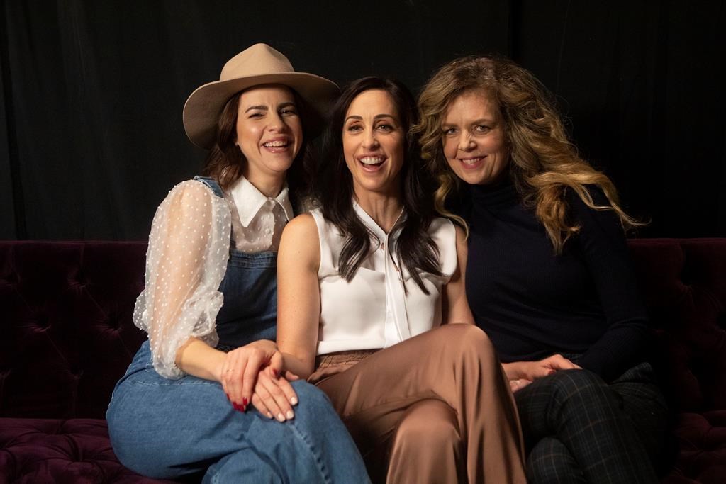 Catherine Reitmans Cbc Comedy Series Workin Moms To End After Season 7